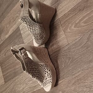 5/$20 Marc Fisher cut out beige platform sandals